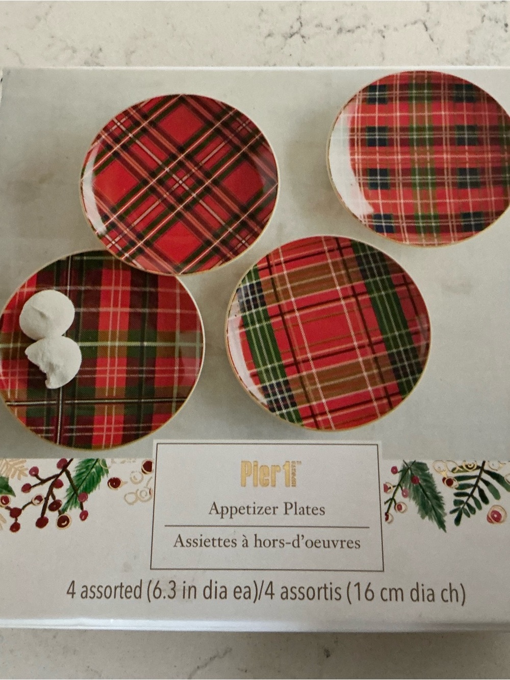 Pier 1 imports holiday plaid assorted appetizer salad plates set of 4